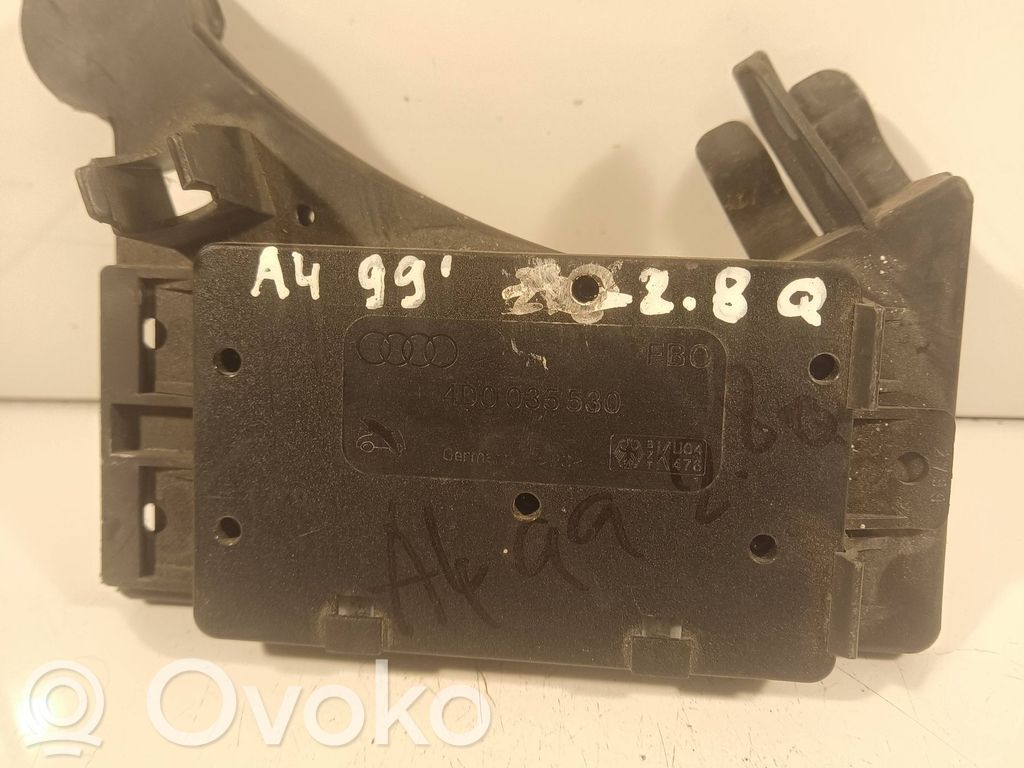 Audi A4 S4 B5 8D Antenos stiprintuvas 
