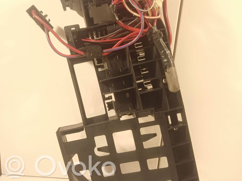 Audi A8 S8 D3 4E Drošinātāju bloks 