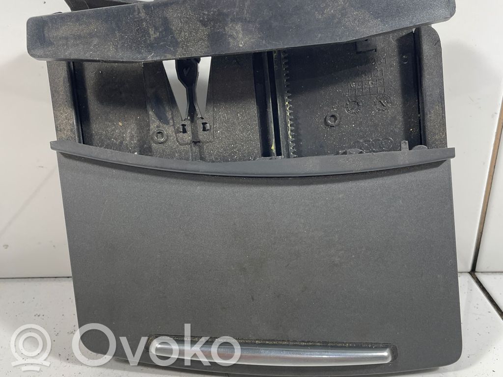 Audi A6 S6 C6 4F Popielniczka deski rozdzielczej 