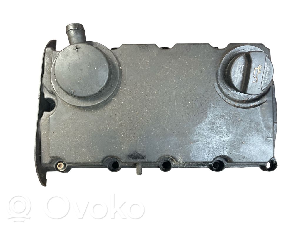 Audi A4 S4 B7 8E 8H Pokrywa zaworów 
