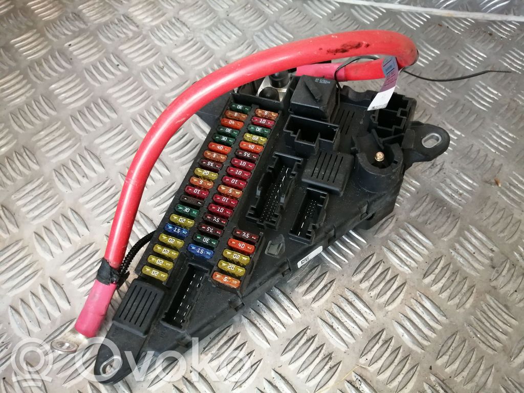 BMW 5 E60 E61 Fuse module 
