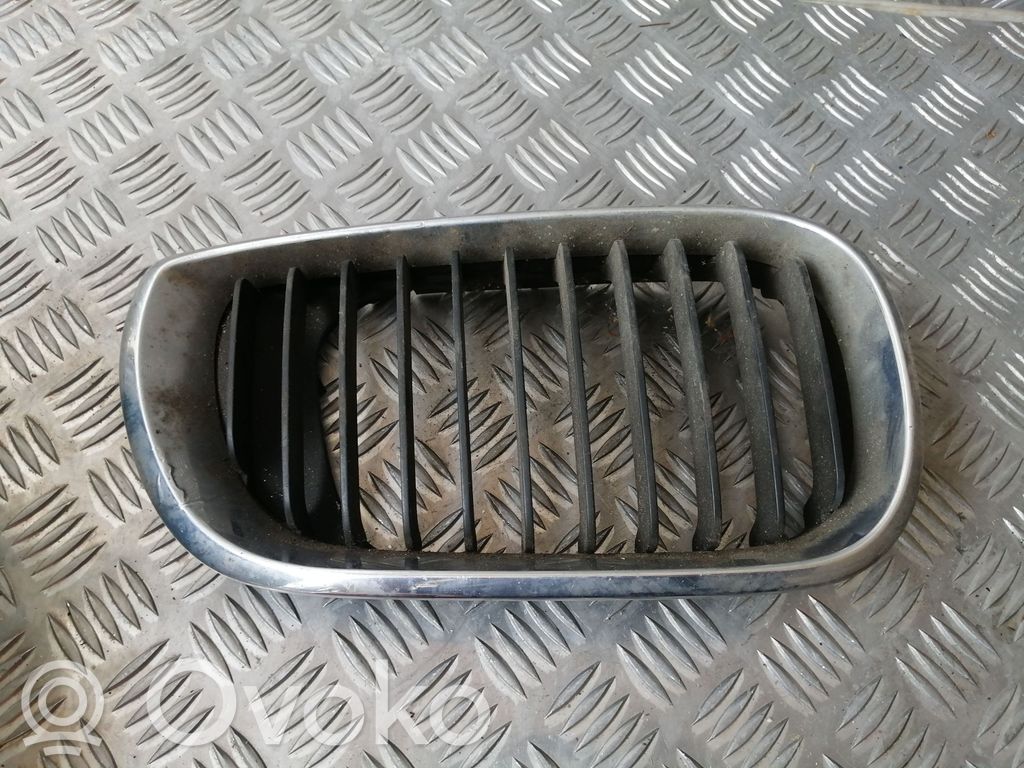 BMW 3 E46 Front grill 