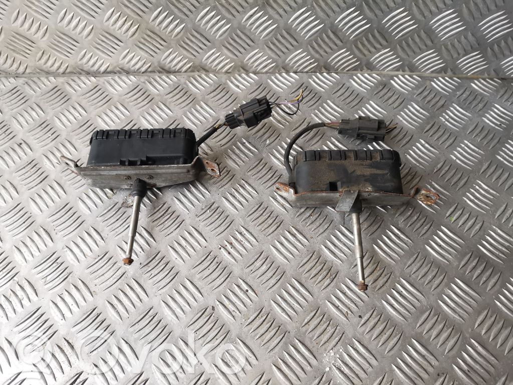 Volvo S80 Silniczek wycieraczki lampy przedniej 