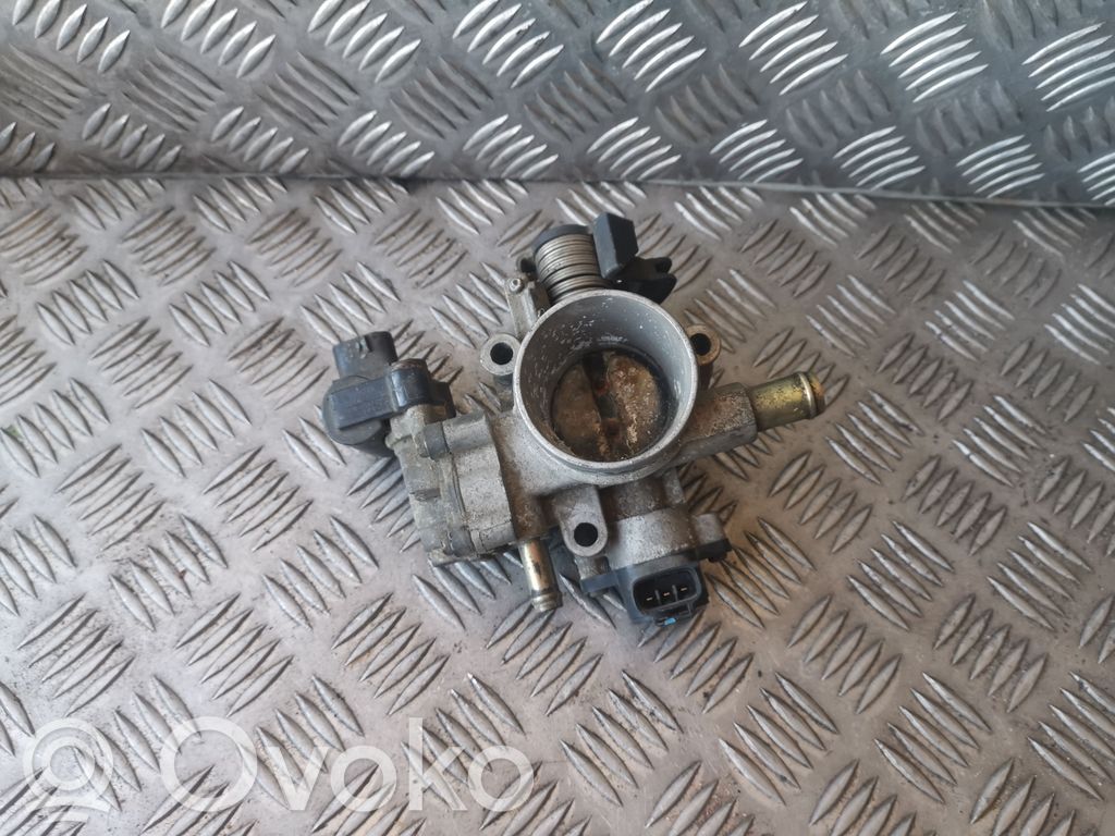 Toyota Corolla E120 E130 Droseļvārsts 