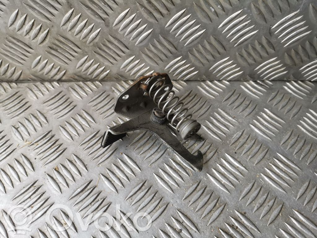 Engine bonnet (hood) release handle