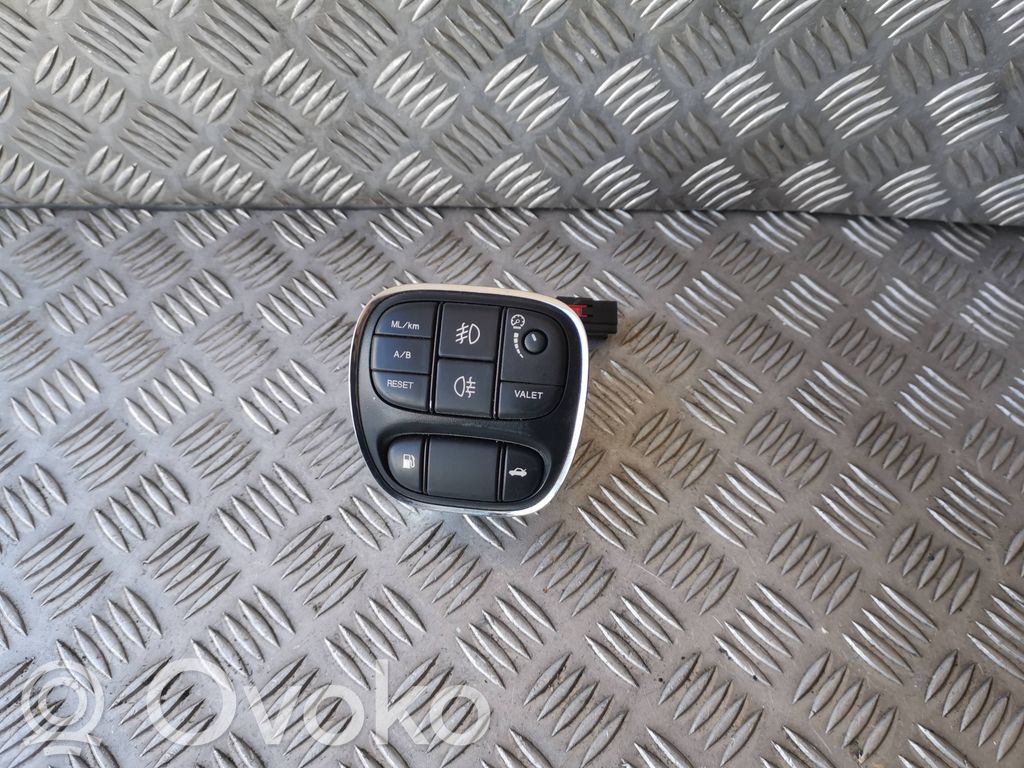 Jaguar XJ X350 A set of switches 
