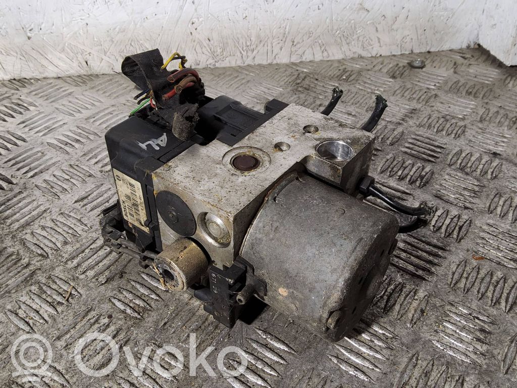 Audi A4 S4 B5 8D ABS bloks 