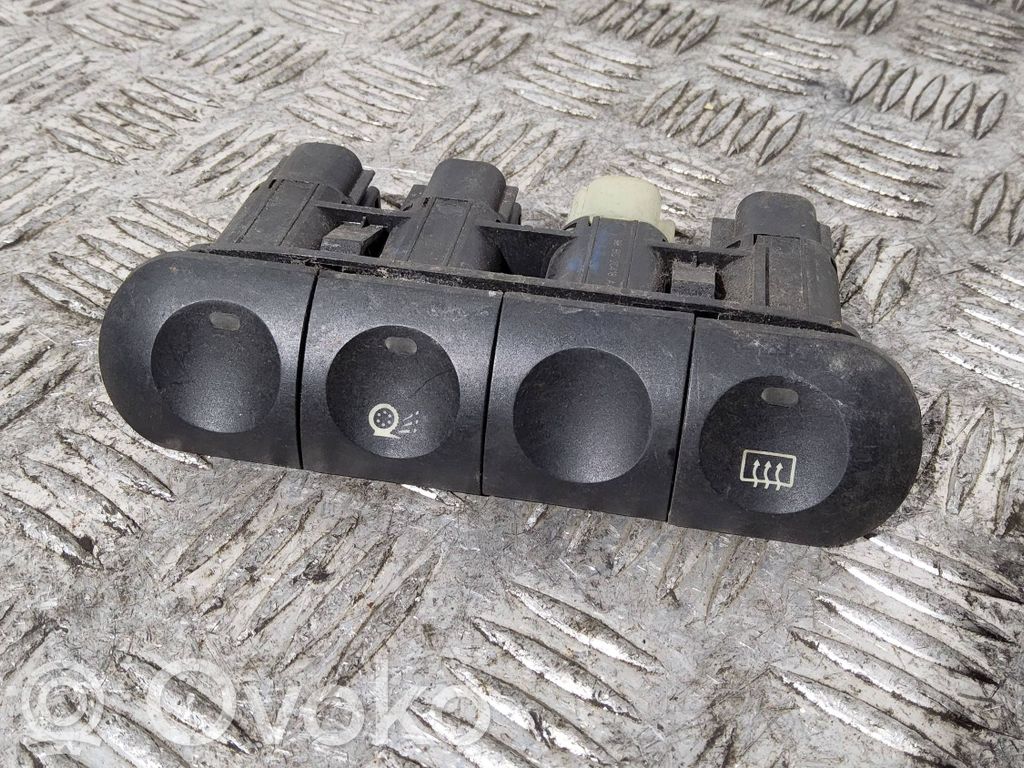 Renault Megane I Windscreen/window heater switch 