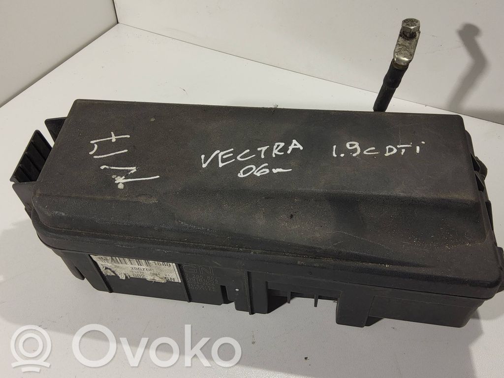 Opel Vectra C Fuse module 