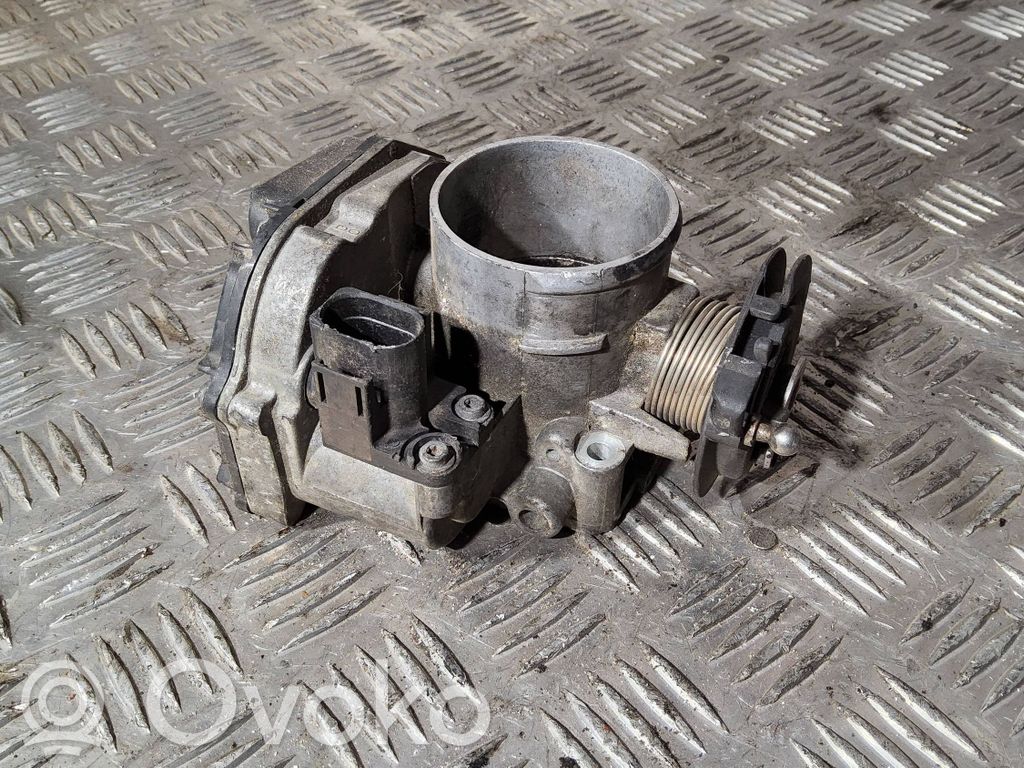 Audi A4 S4 B5 8D Droseļvārsts 