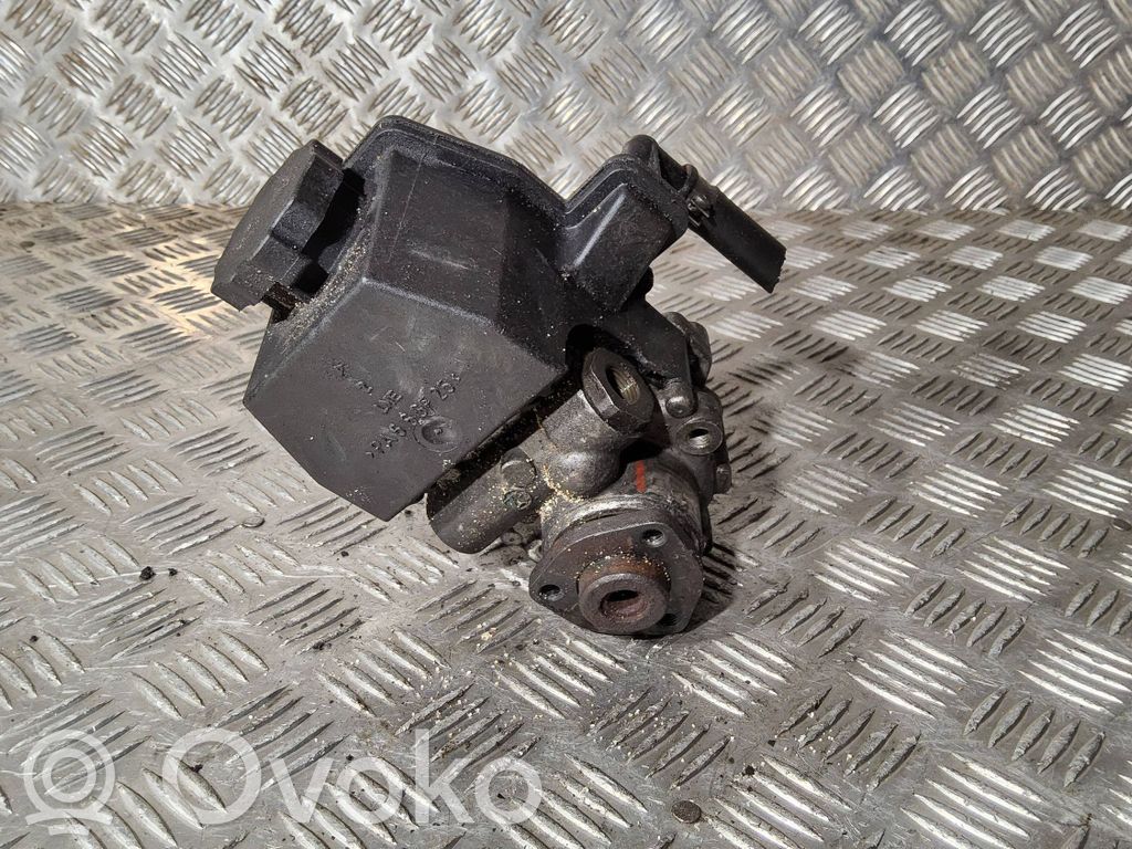 Mercedes-Benz C W203 Power steering pump 