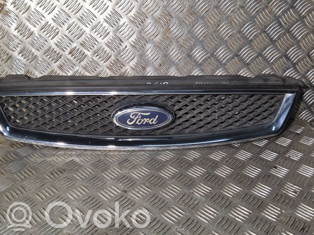 Ford Focus Front bumper upper radiator grill 