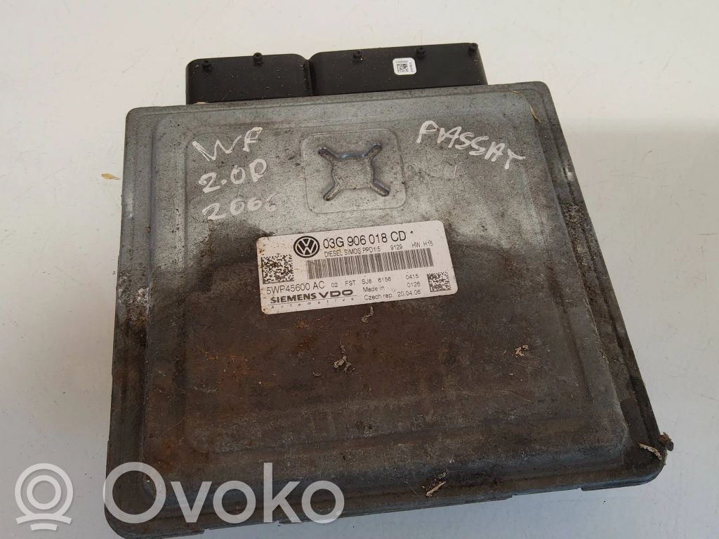 Volkswagen PASSAT B6 Engine control unit/module 