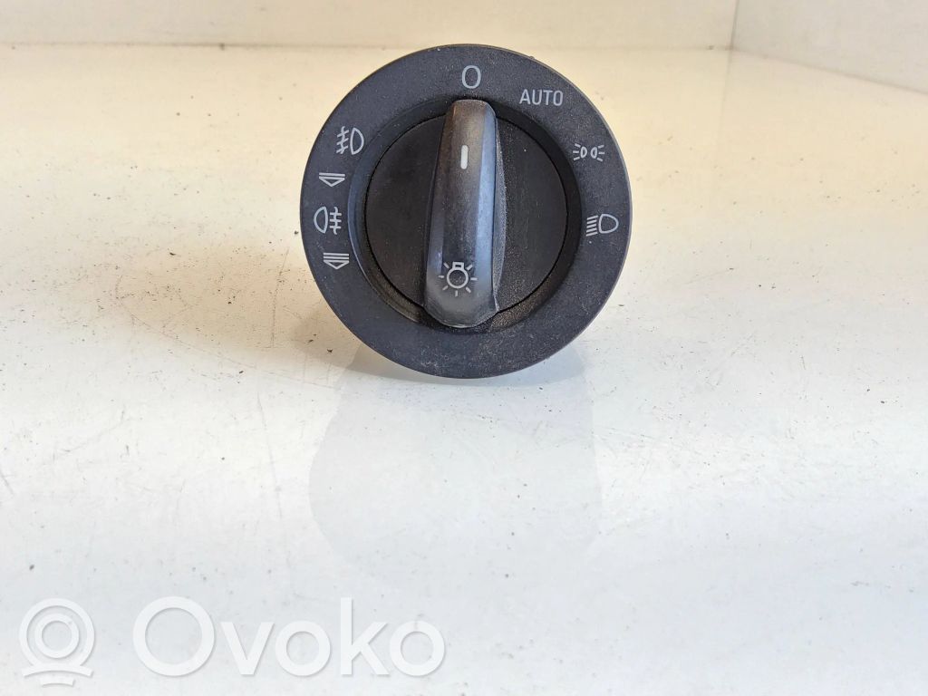 Light switch   4F2941531D