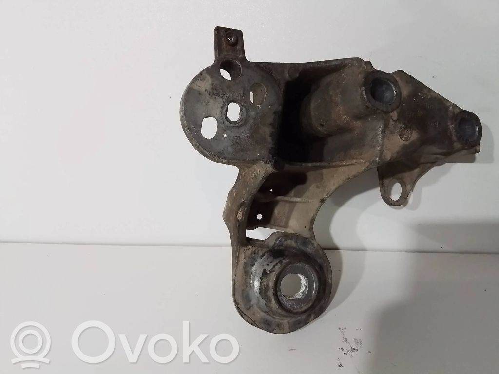 Audi A4 S4 B6 8E 8H Engine mounting bracket 