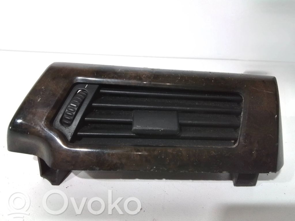 BMW 5 E60 E61 Centrinės oro grotelės 