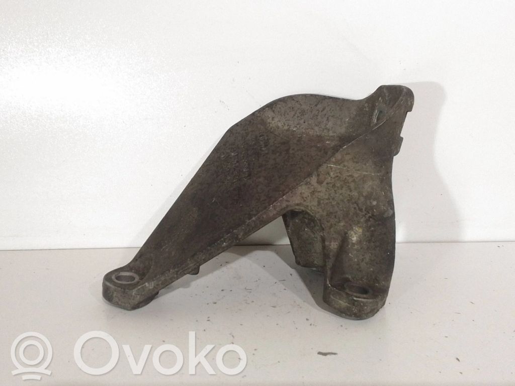 Engine mounting bracket   4F0199307N