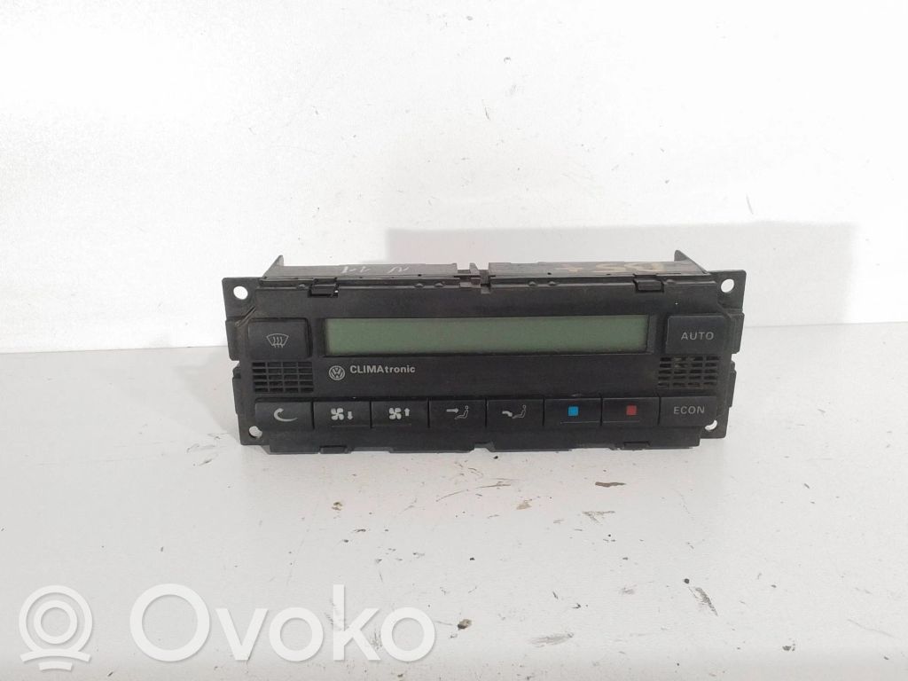Volkswagen PASSAT B5 Climate control unit 