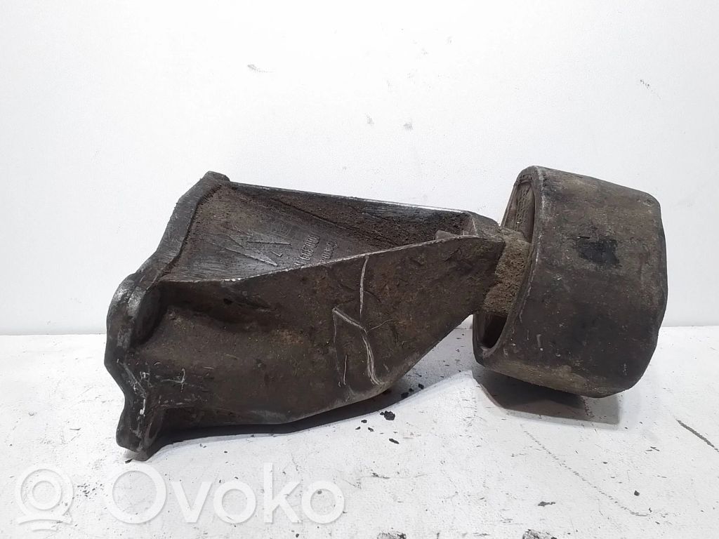Engine mounting bracket   8D0399113AB