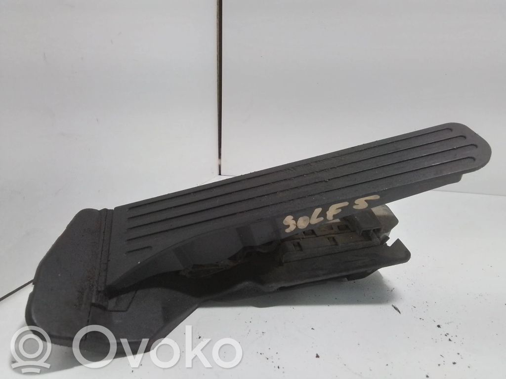 Volkswagen Golf V Akceleratoriaus pedalas 