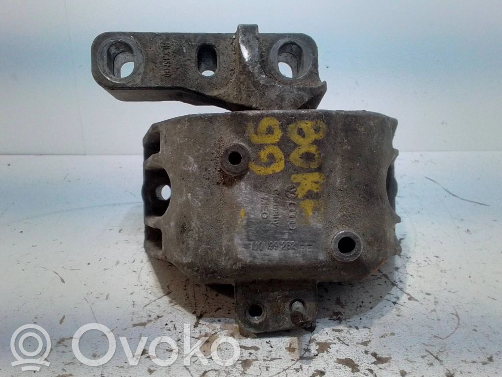 Volkswagen Bora Engine mount bracket 
