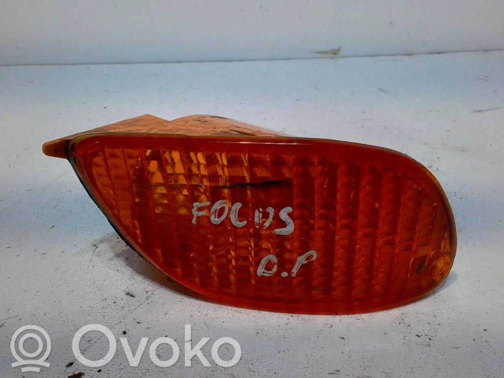 Ford Focus Front indicator light 