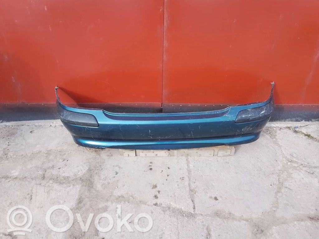 Nissan Almera Tino Bamperis 