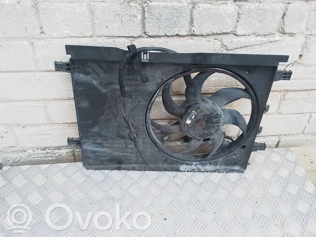 Opel Corsa D Jäähdyttimen jäähdytinpuhallin 
