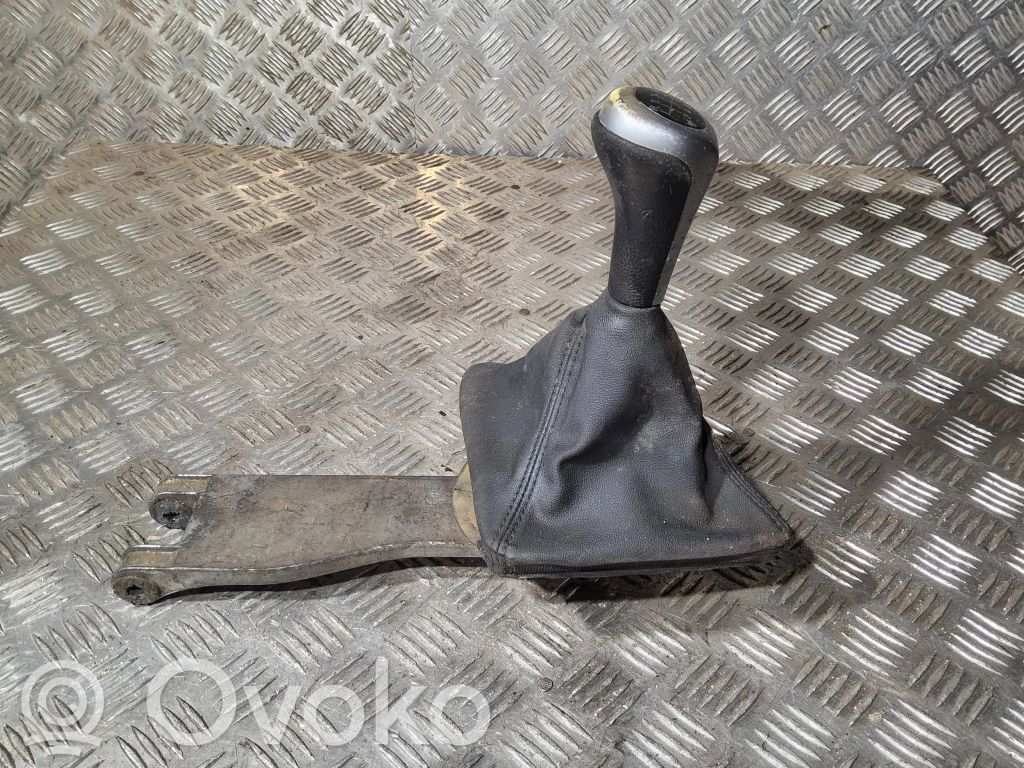 BMW 1 E81 E87 Pavarų perjungimo mechanizmas (kulisa) 