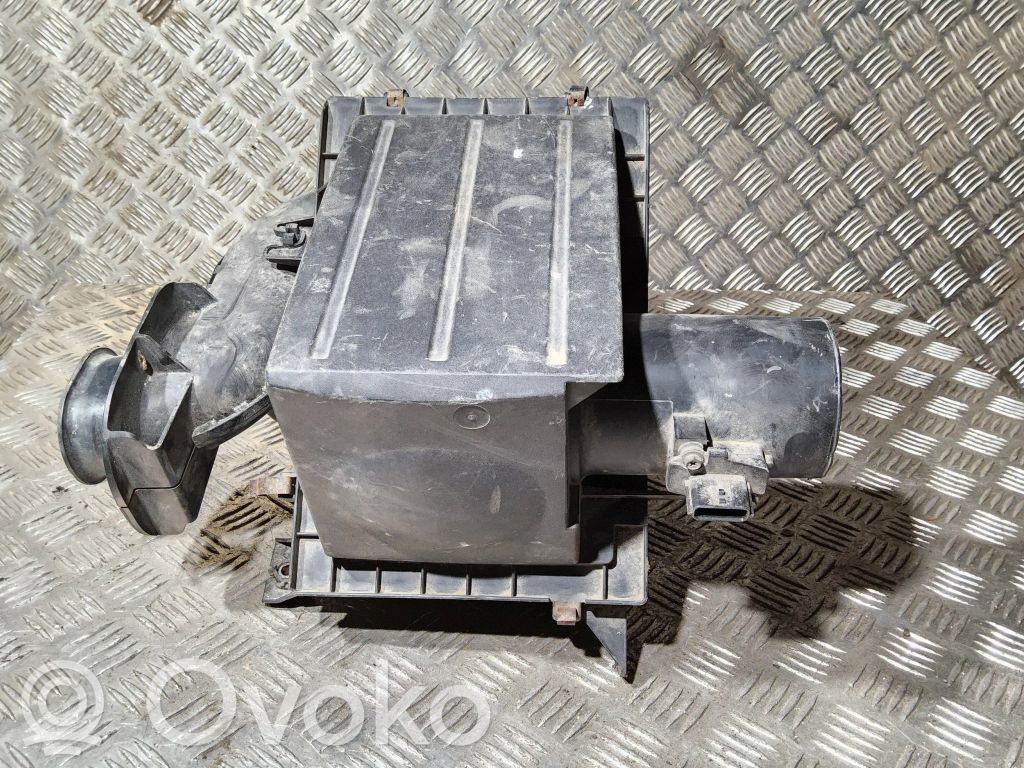 Nissan Navara D40 Oro filtro dėžė 