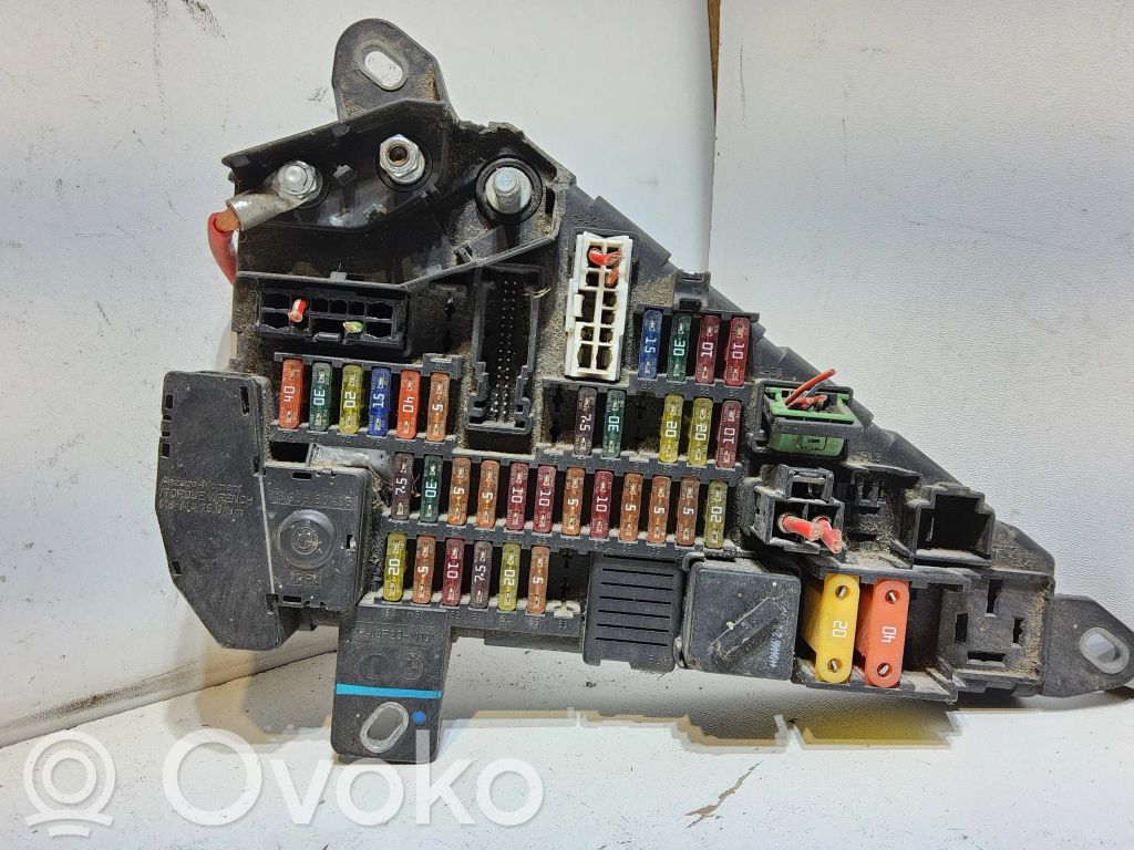 BMW 5 E60 E61 Fuse module 