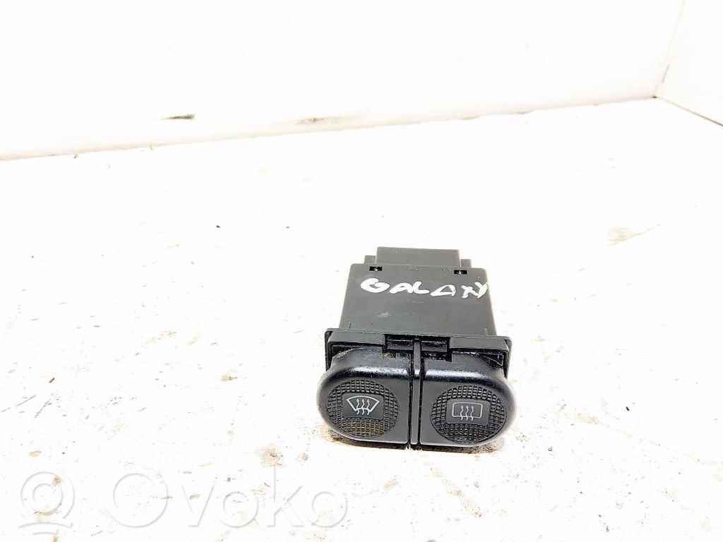 Windscreen/window heater switch
