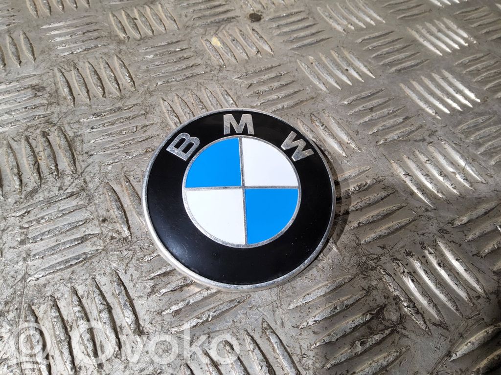 BMW 5 E39 Ražotāja plāksnīte / modeļa burti 