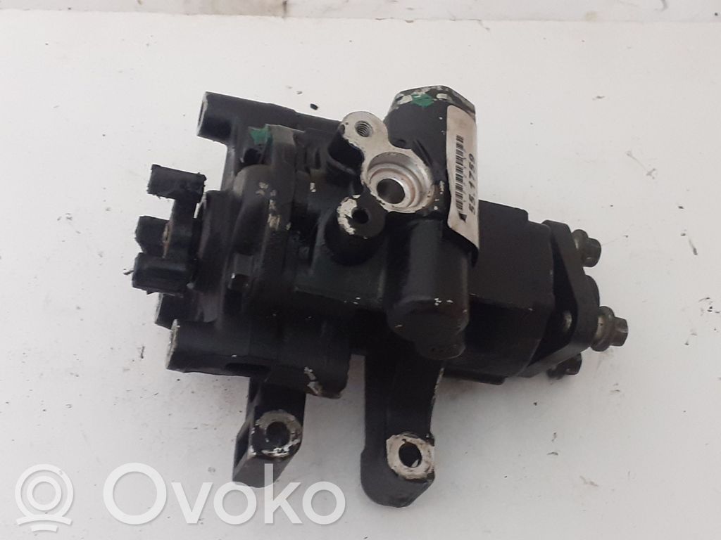 Ohjaustehostimen pumppu   551759