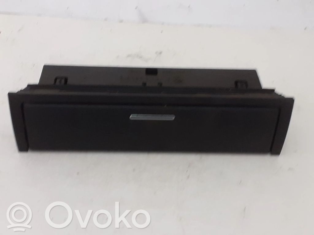 Dashboard storage box/compartment   8260312,51168260312