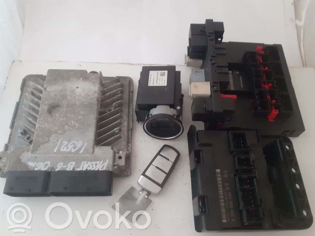 Volkswagen PASSAT B6 Komputer / Sterownik ECU i komplet kluczy 