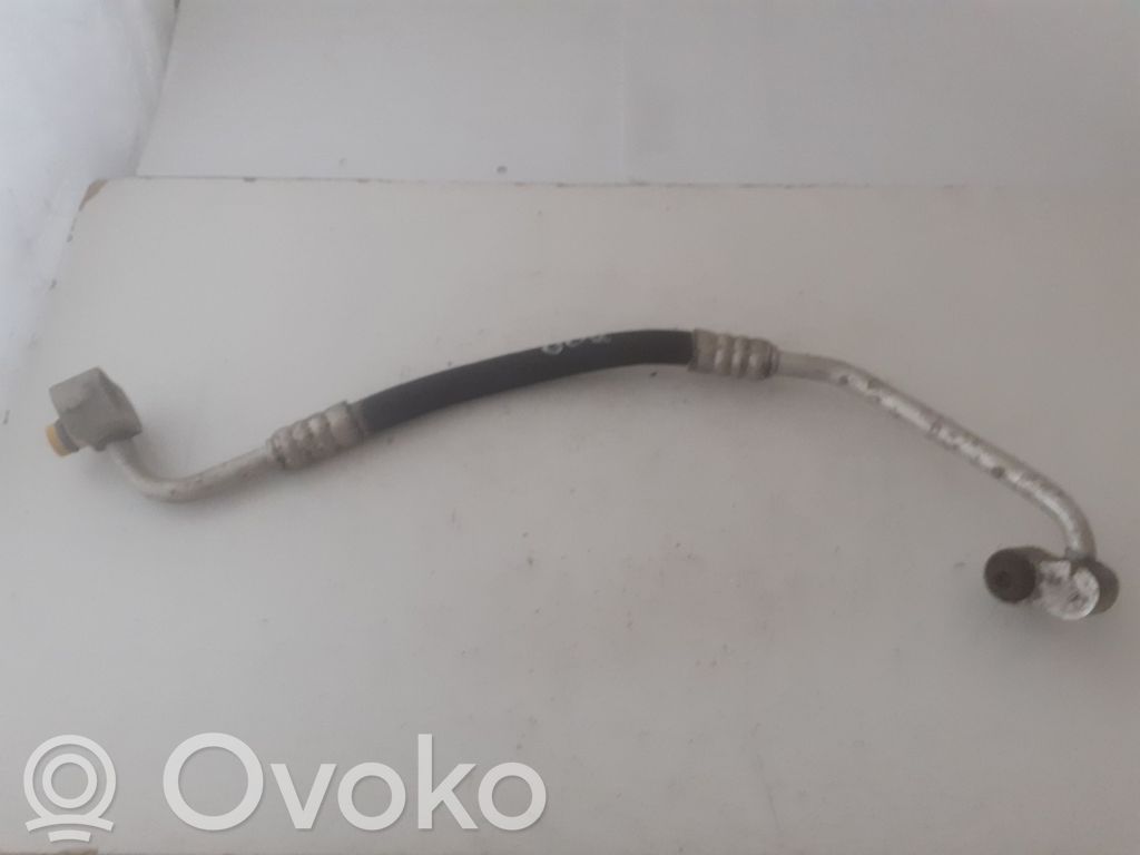 Ilmastointilaitteen putki (A/C)   6905933,EE042MA101,6905933EE042MA101