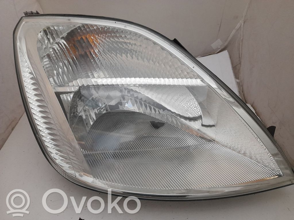 Ford Fiesta Lampa przednia 