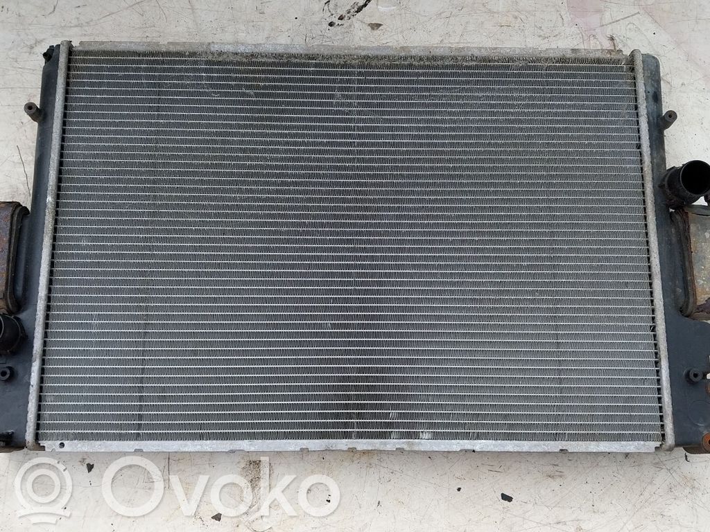 Iveco Daily 4th gen Radiateur de refroidissement 
