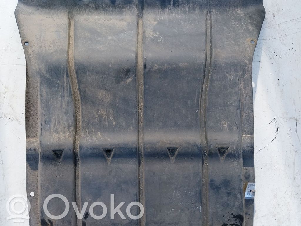 Iveco Daily 4th gen Osłona dolna silnika 