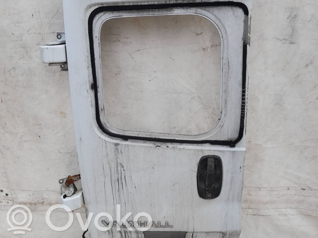 Opel Vivaro Задняя дверь 