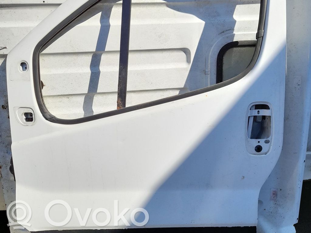 Renault Trafic II (X83) Puerta delantera 