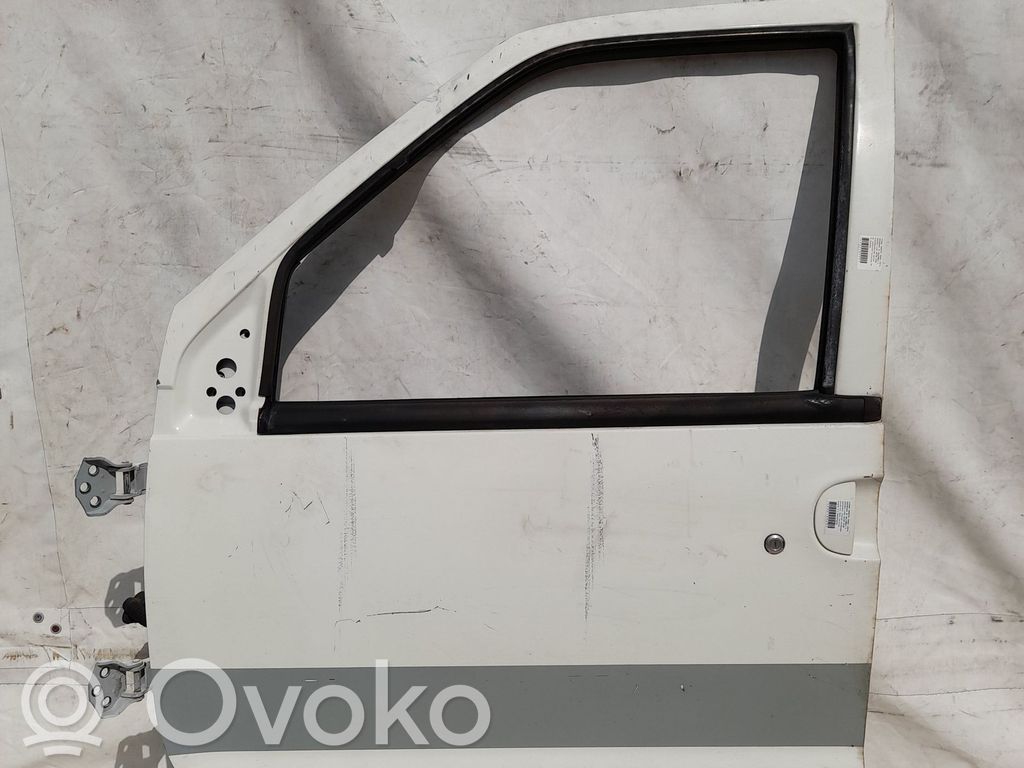 Nissan Vanette Puerta delantera 