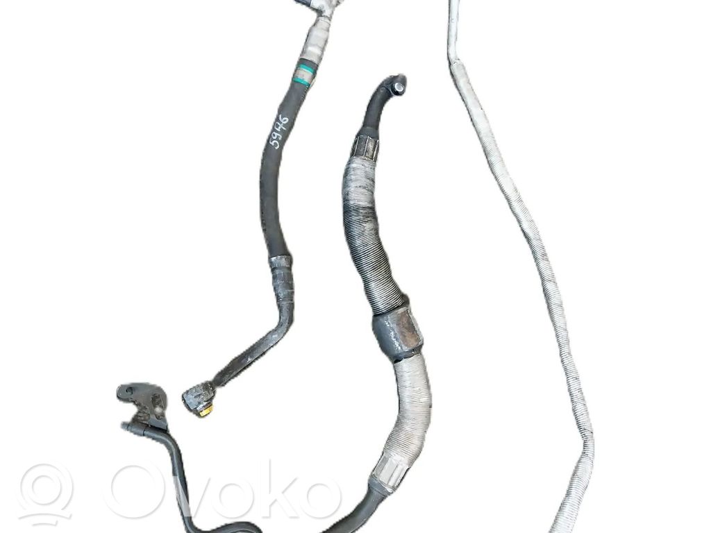 BMW 3 E46 Ilmastointilaitteen putki (A/C) 