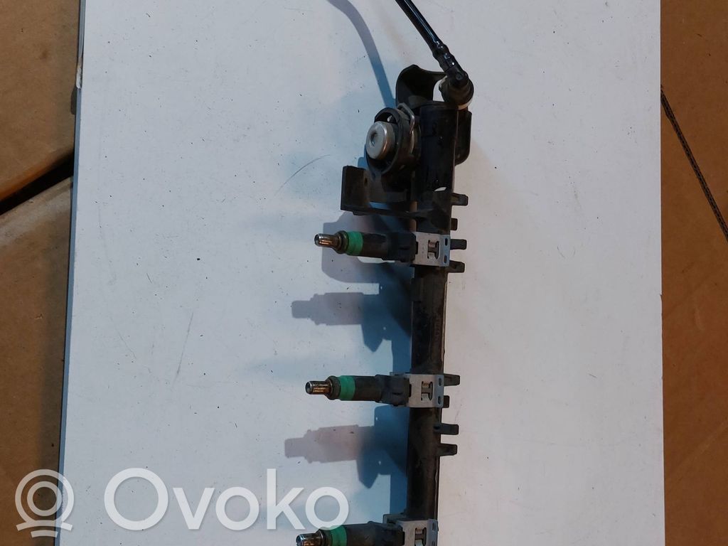 Ford Mondeo MK IV Polttoainepääputki 