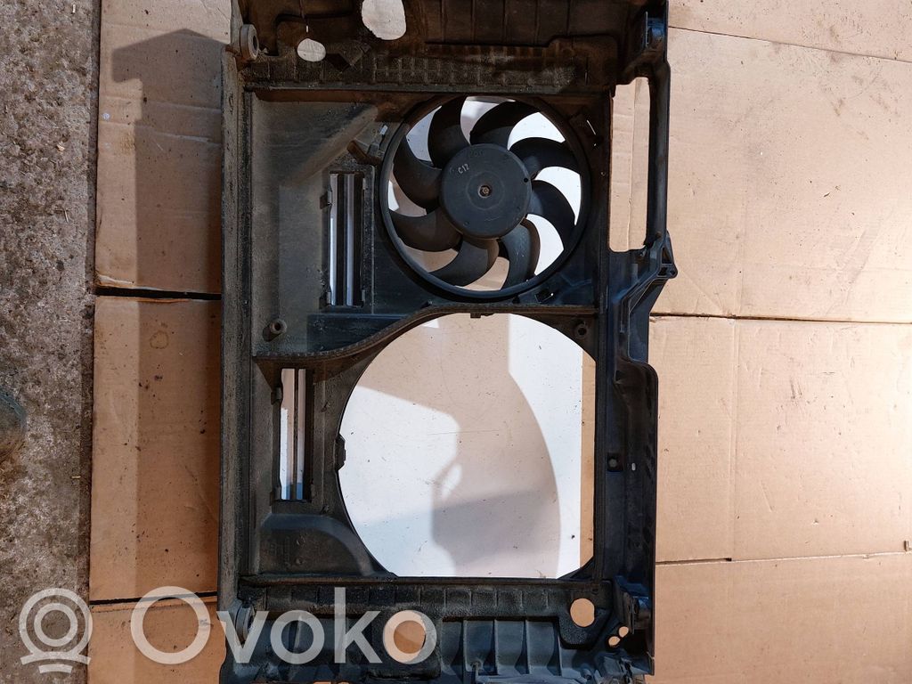 Radiatoru panelis   4D0805571J