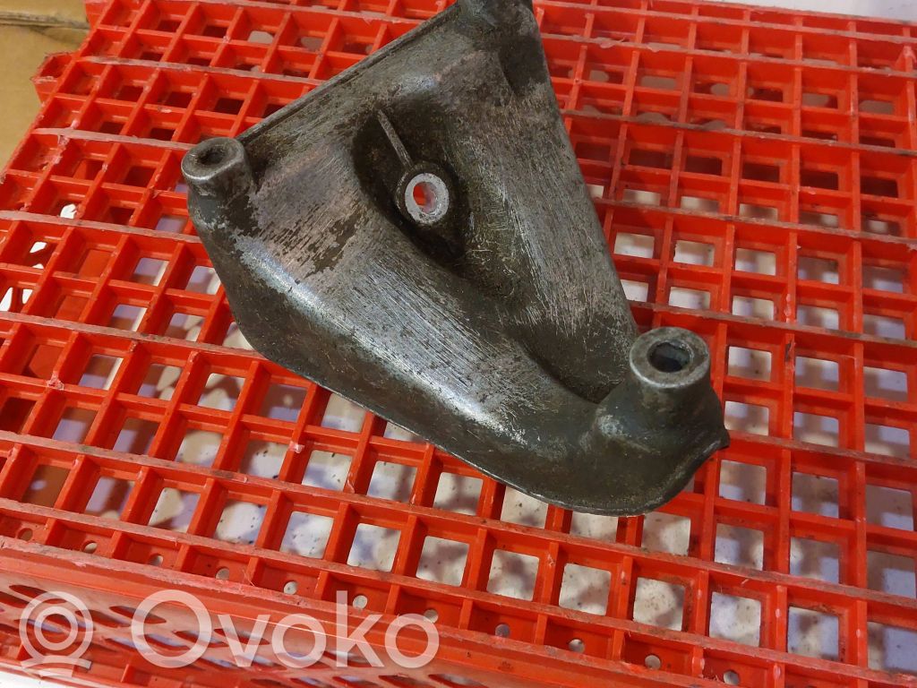 Engine mounting bracket   4D0199308E,52394