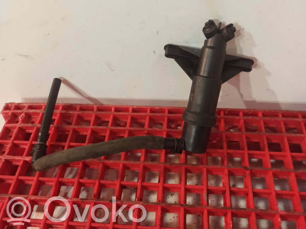 BMW 5 E60 E61 Dysza spryskiwacza lampy przedniej 