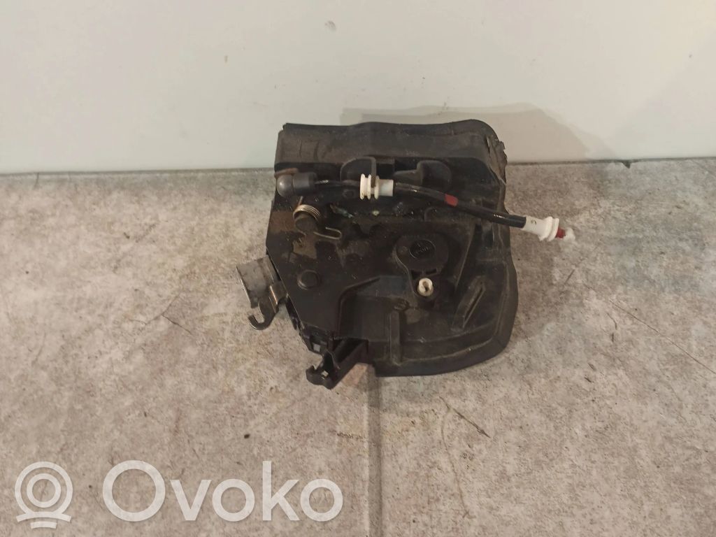 BMW X5 E53 Priekšpusē slēdzene 