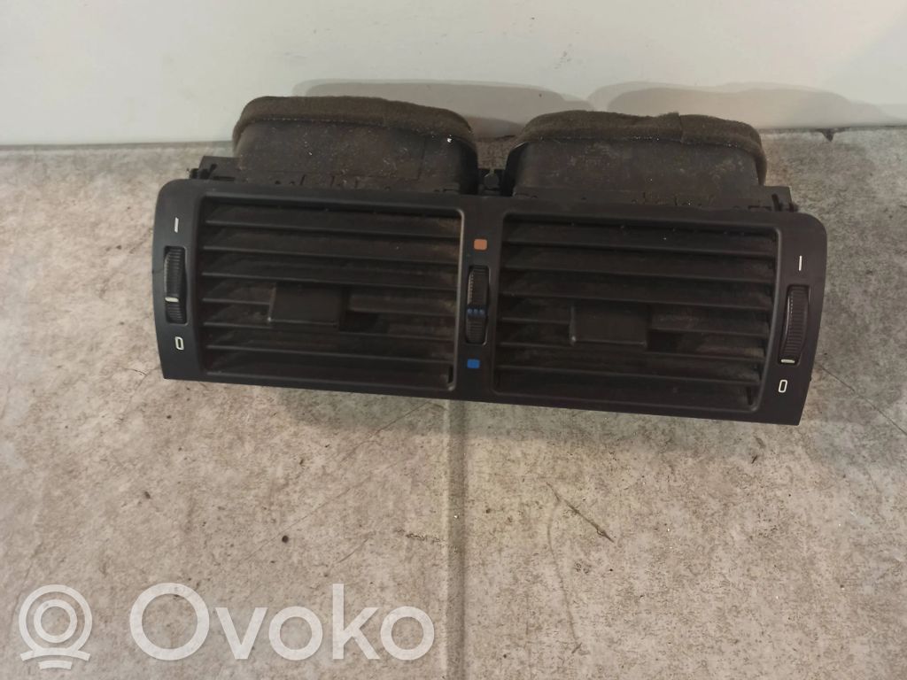 BMW 3 E46 Centrinės oro grotelės 